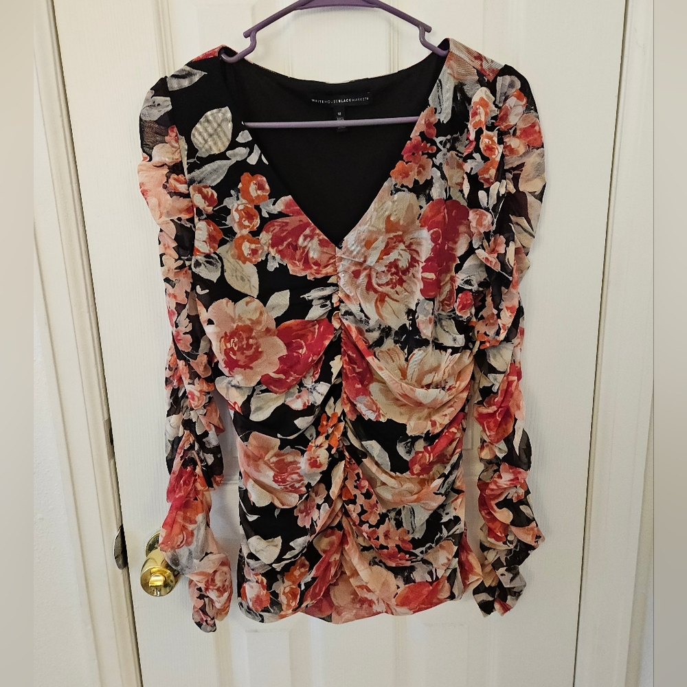 White House Black Market feminine ruched flower blouse SIZE-M